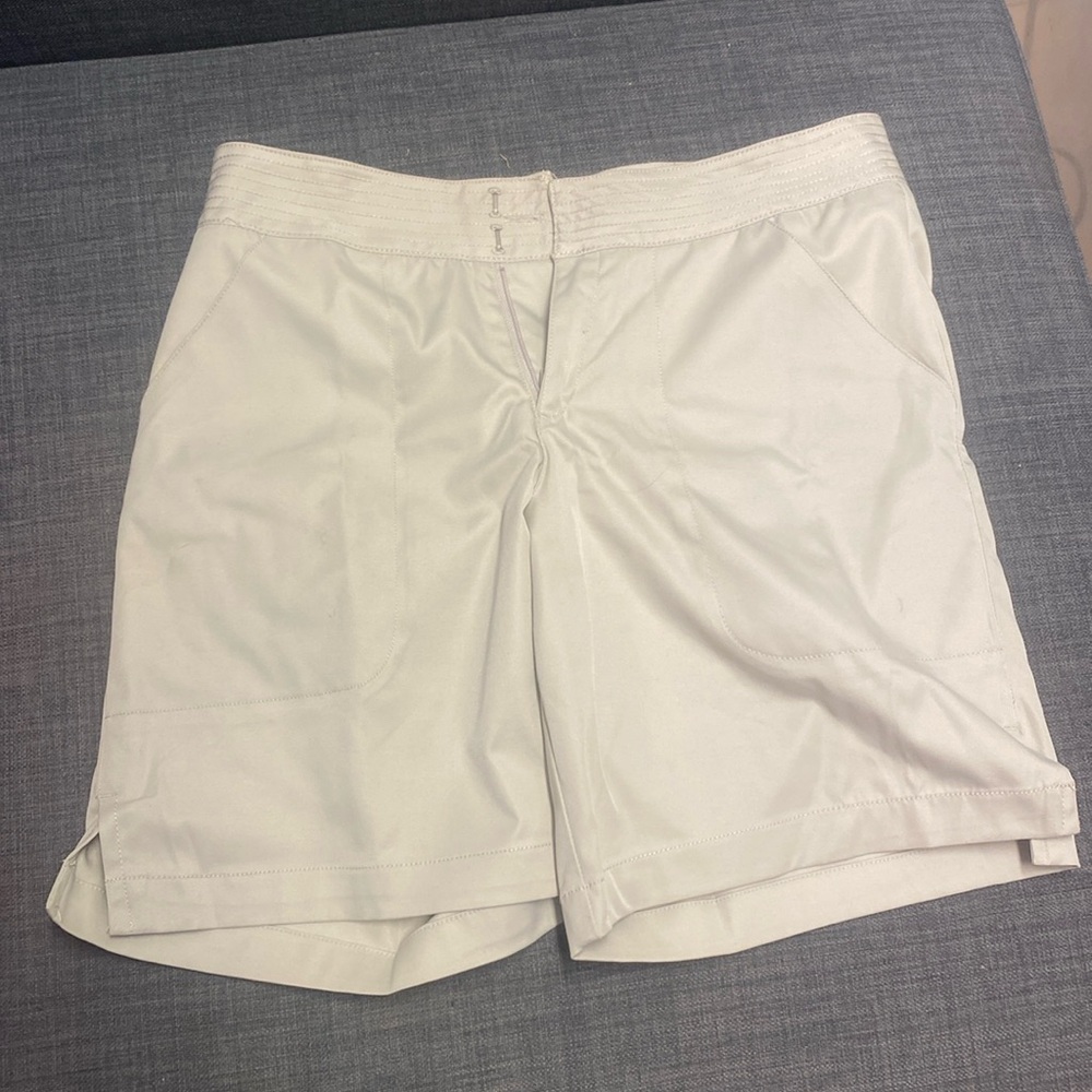 Golf shorts for women